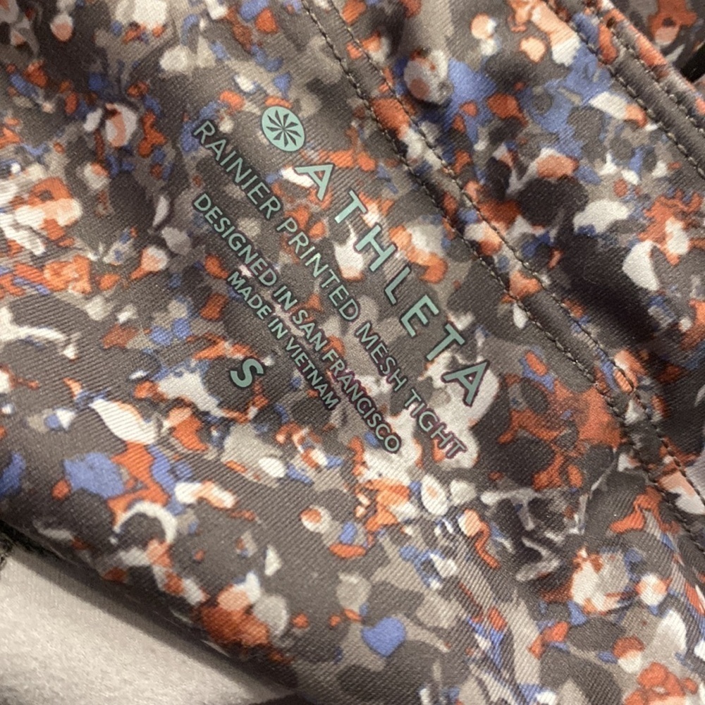 ATHLETA RAINIER PRINTED MESH TIGHT LEGGINGS. Size S . Very good condition - Picture 3 of 10